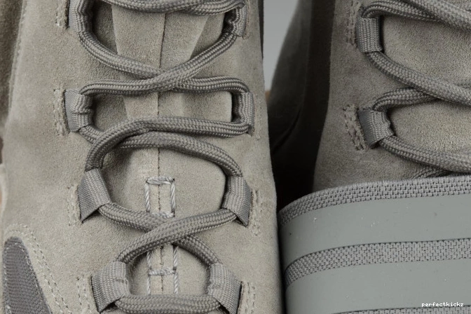 GUM DARK 750 ADIDAS GLOW LIGHT GREY YEEZY BOOST BB1840 0815